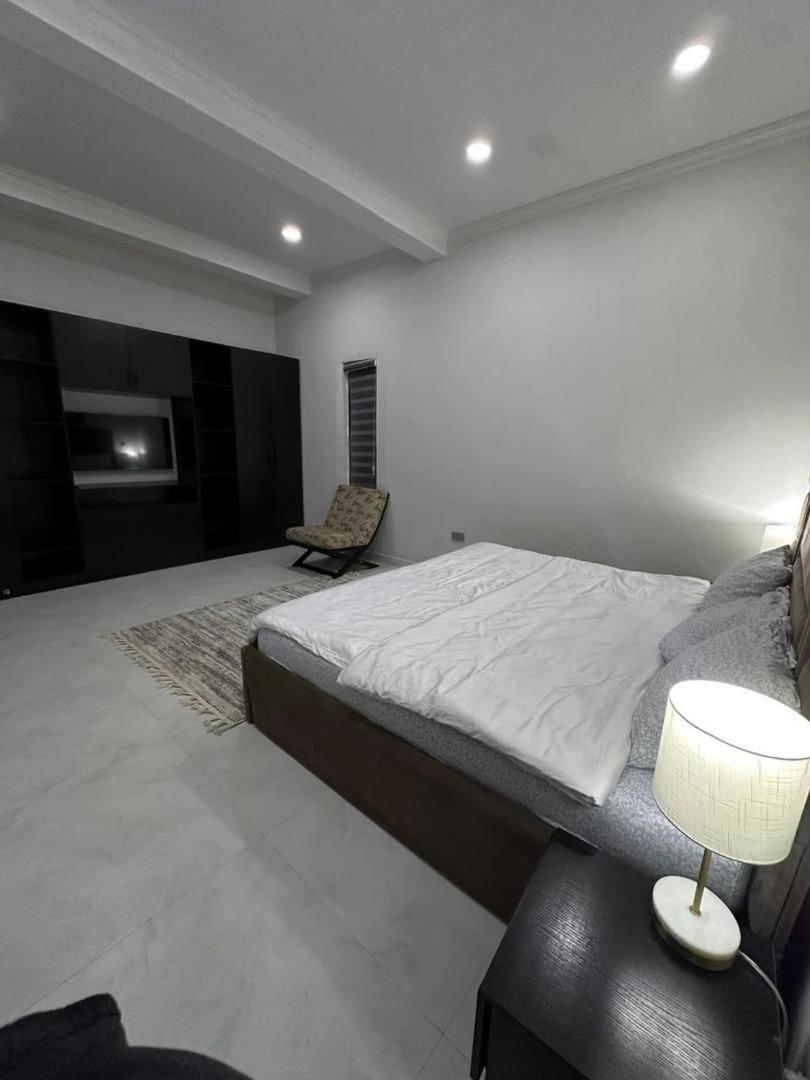 Villa Toscana Luxe Gra ポートハーコート エクステリア 写真